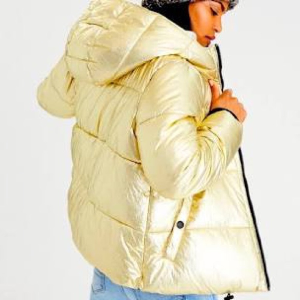 American eagle gold puffer jacket